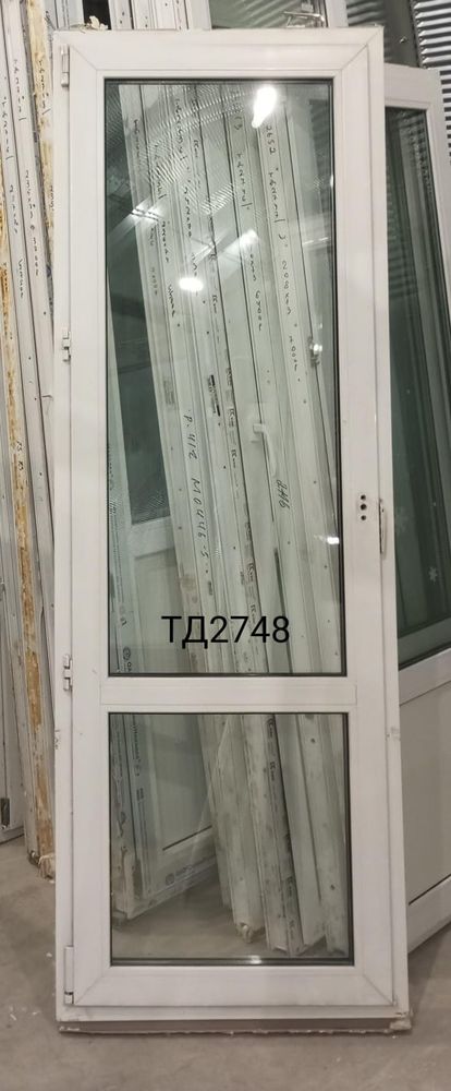 Дверь балконная пластиковая Б/У 210(в) х 73(ш)
