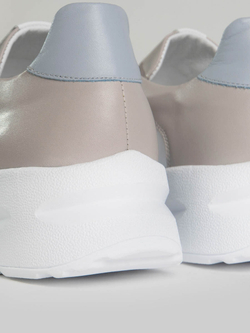 Кроссовки V2139D