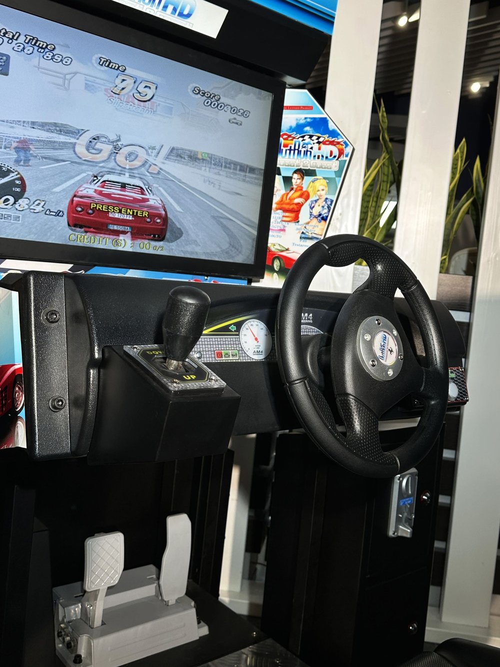 Гоночный симулятор «OutRun»