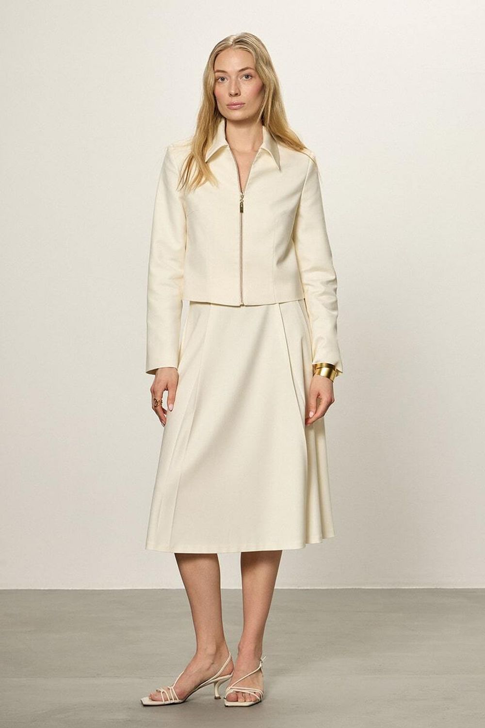 Юбка со складками молочная вискоза