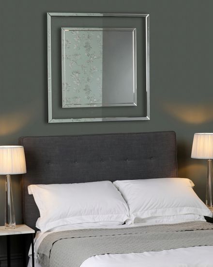 Квадратное зеркало в раме “Карлсбад”