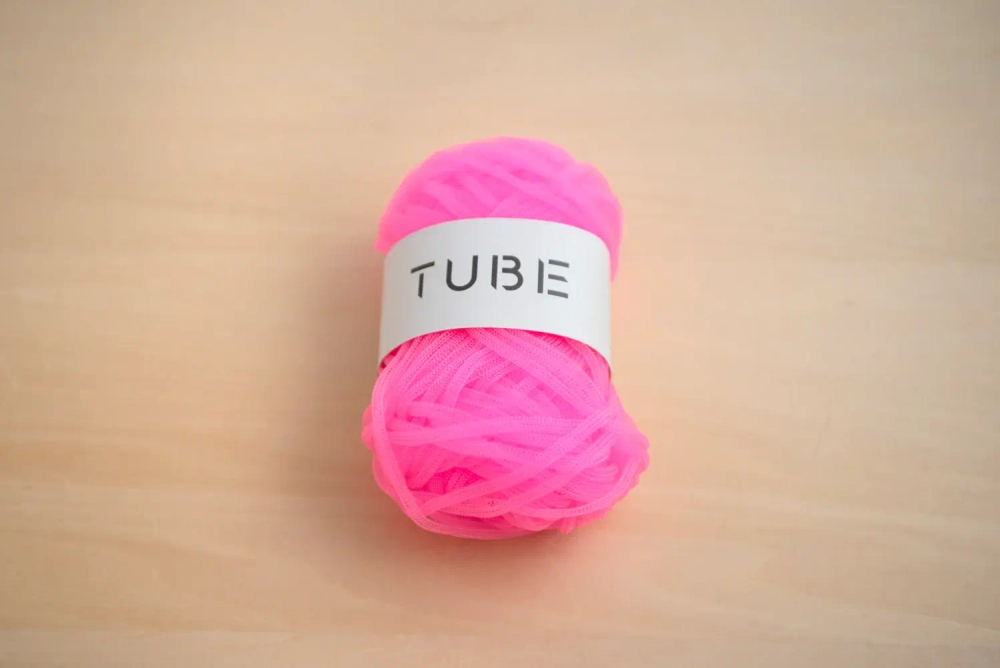 TUBE розовый неон 3