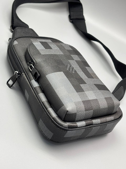 Сумка- слинг Louis Vuitton
