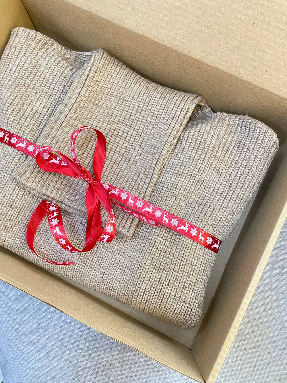 Свитер укороченный