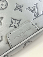 Louis Vuitton Discovery Bumbag