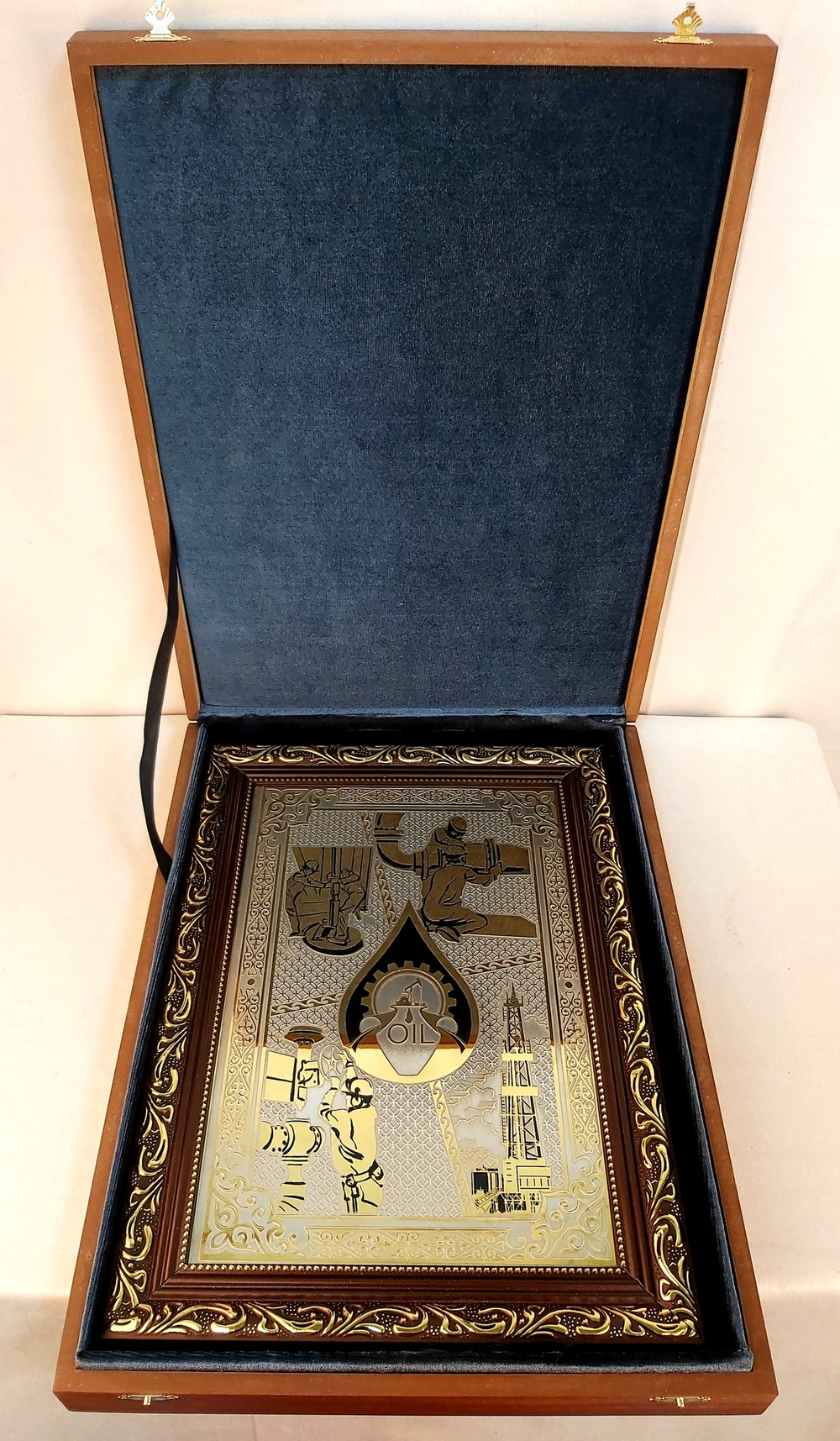 Златоустовская гравюра "Нефть"