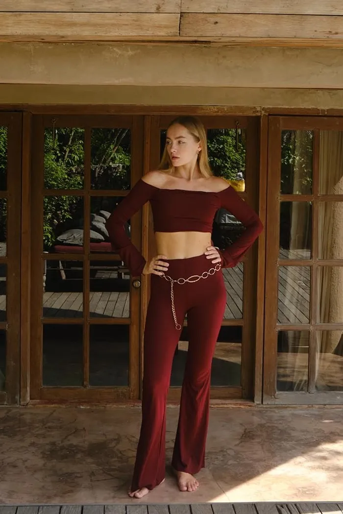 Бандо с длинными рукавами клеш цвета бордо