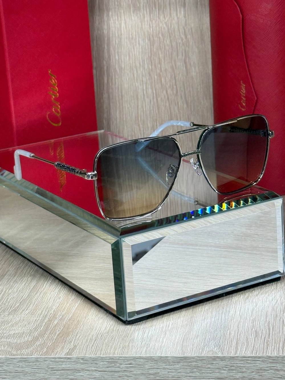 Солнцезащитные очки Cartier