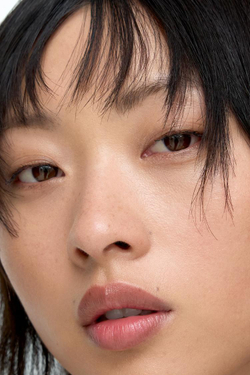 ZARA УВЛАЖНЯЮЩИЙ ТОНАЛЬНЫЙ КРЕМ SPF 50, ТЕПЛЫЙ БЕЖЕВЫЙ