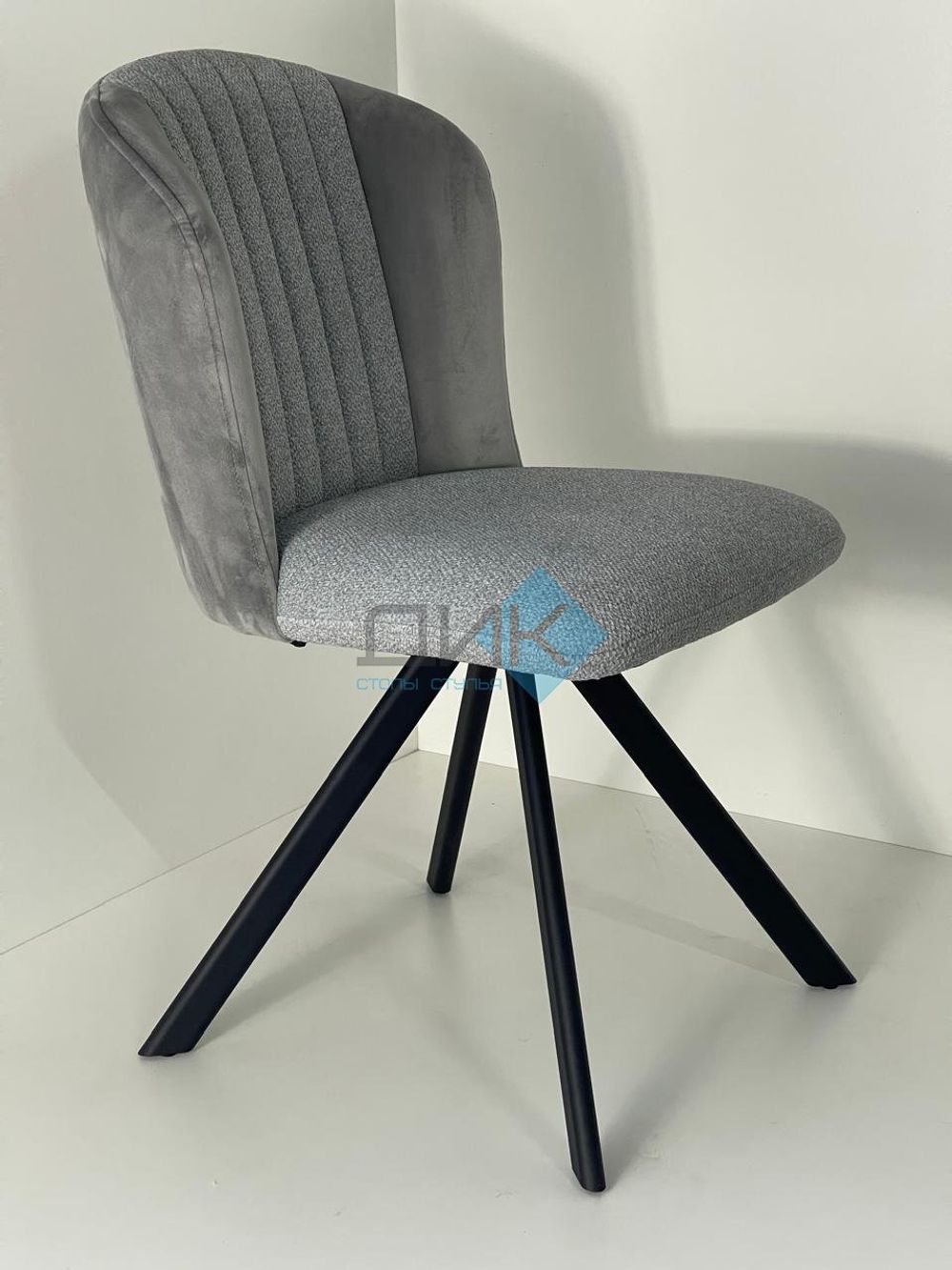 Стул DikLine 299 поворотный опоры чёрные