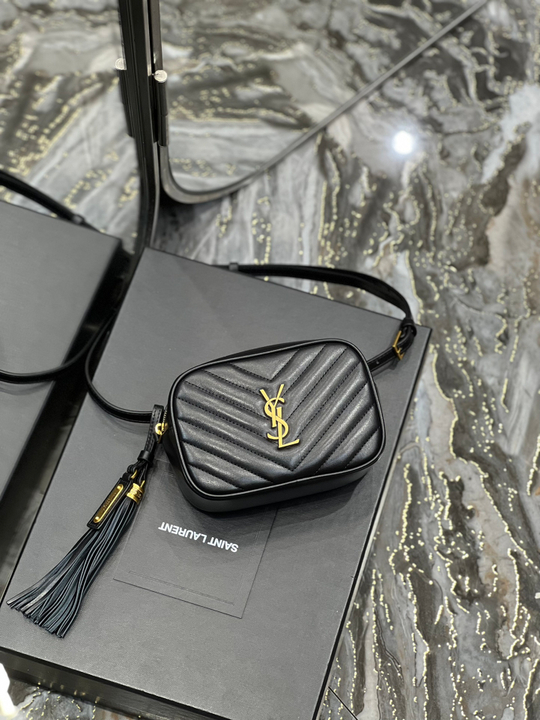 Saint Laurent Lou Belt Bag