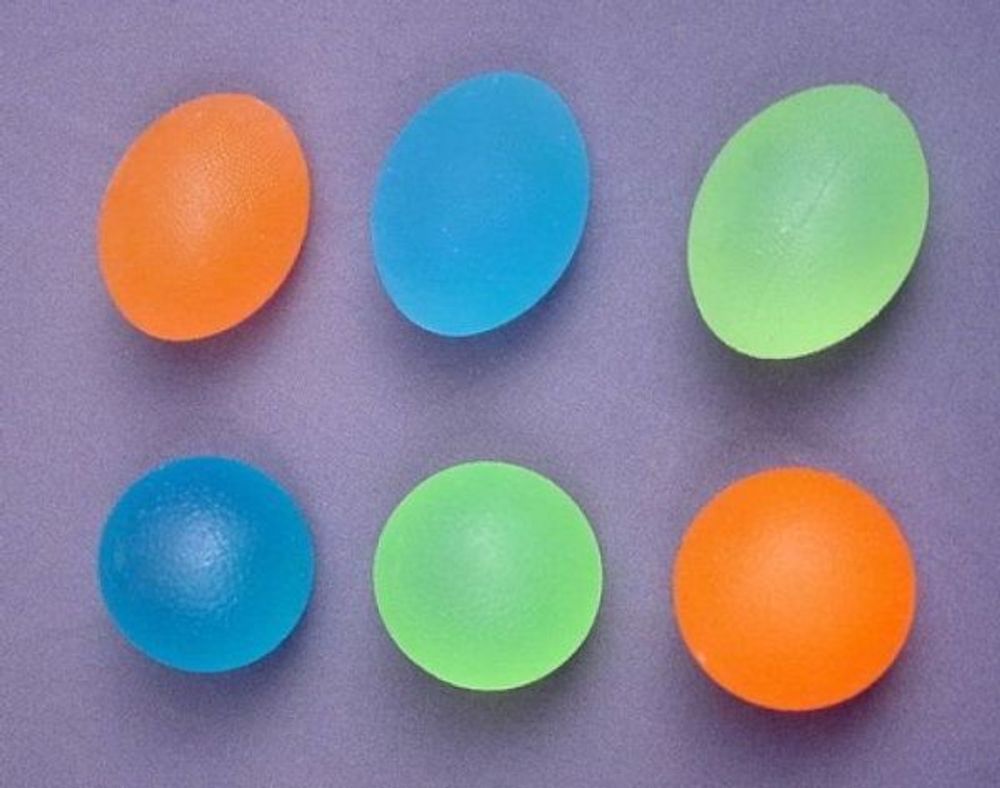Мяч яйцевидной формы (жесткий,полужесткий,мягкий )