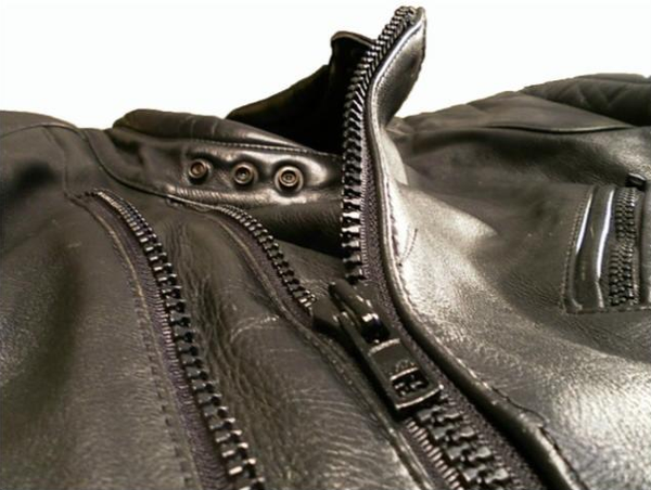 Надёжная мотокуртка из кожи: всё, что нужно знать перед покупкой Надёжная мотокуртка из кожи: всё, что нужно знать перед покупкой