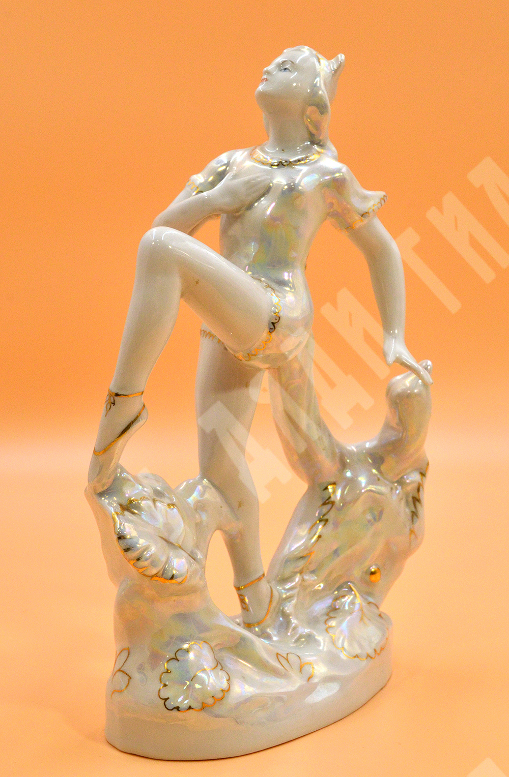 Балерина-кошка. Фарфоровая статуэтка.  ДФЗ, Вербилки. СССР.1965