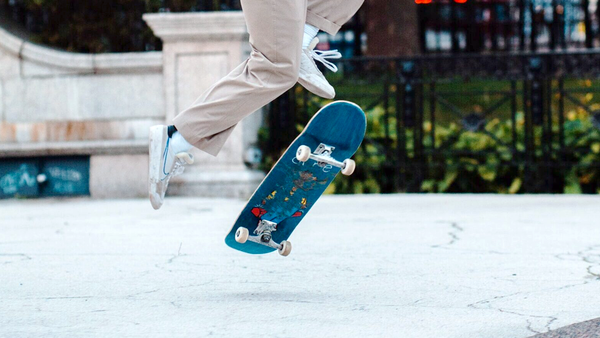 Pop shove it, frontside shove it (Поп шовит, фронтсайд шовит)