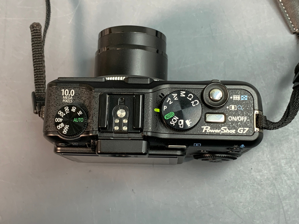 Canon PowerShot G7 полосы на экране.