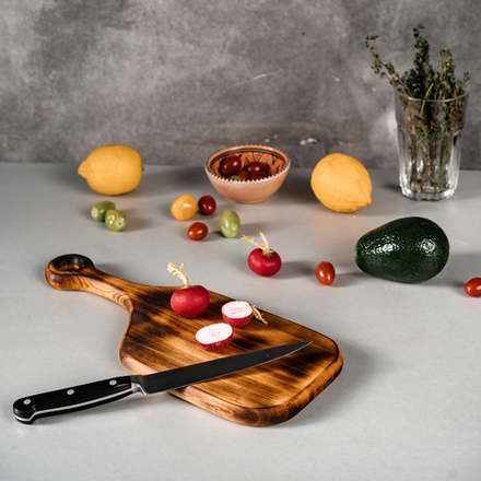 Деревянная разделочная доска из древесины кедра RD54