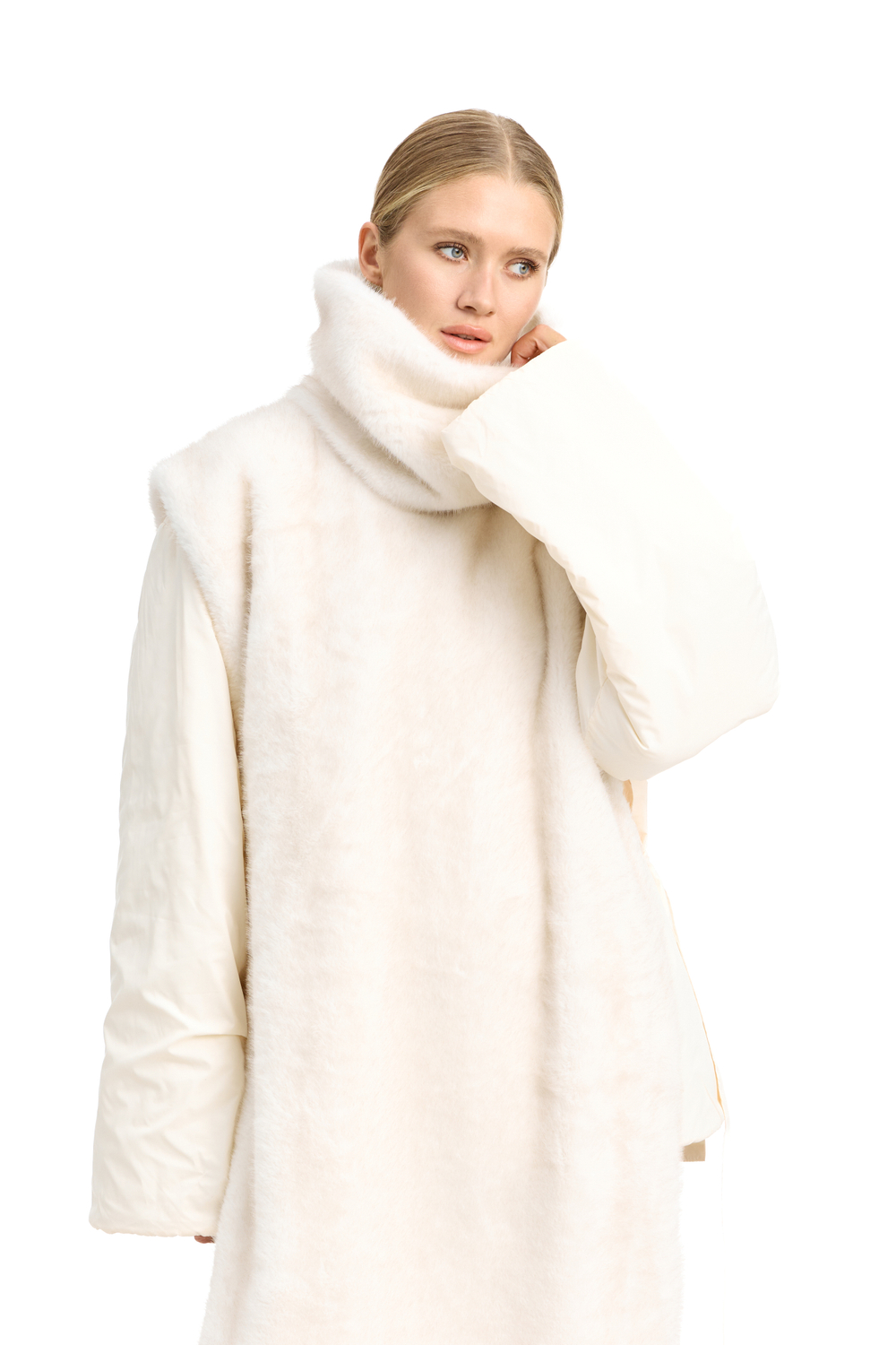 Меховая манишка и ворот NOT USUALLY Milk