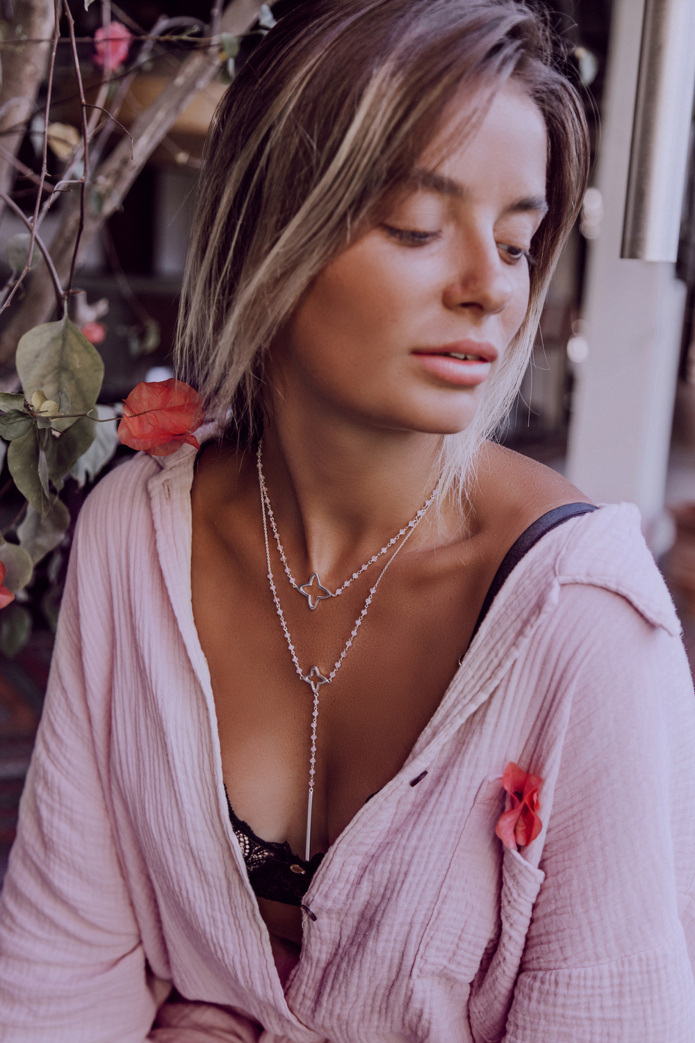 Колье-галстук «Клевер» с бусинами из розового кварца