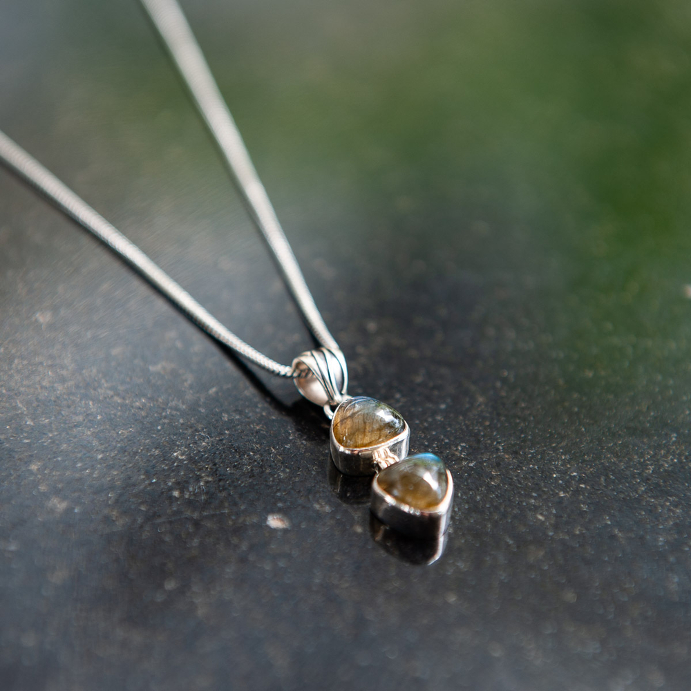 Кулон с двумя камнями, серебро/лабрадор