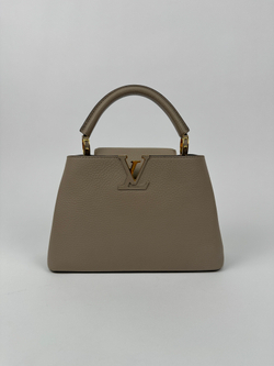 Сумка Louis Vuitton Capucines BB