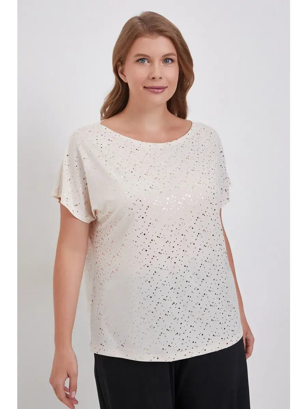 Блузка с пайетками короткий рукав