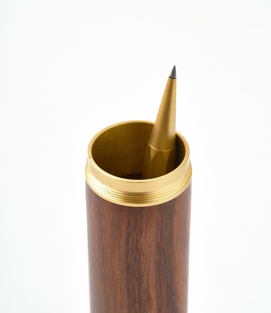 Ystudio Classic Reflect Pen Case — пенал из латуни и ореха