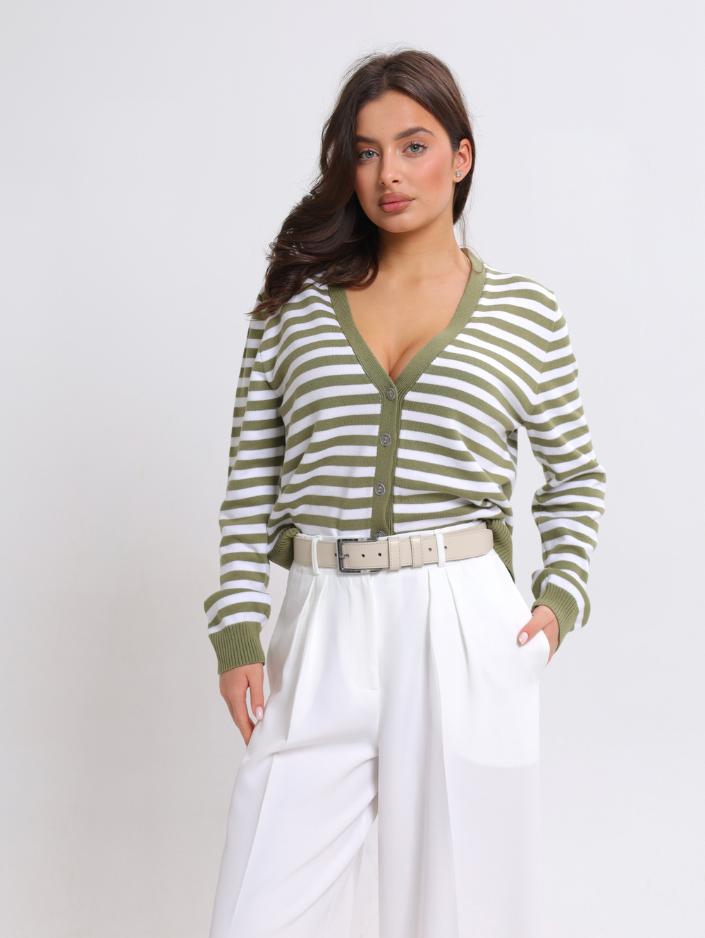 Кардиган в полоску с V-вырезом