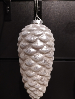 Елочная игрушка 7х16см House of Seasons Шишка шампань/белая/серебро в ассортименте 3 вида