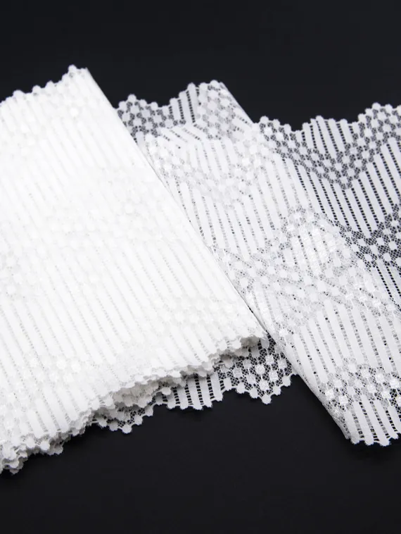 1367 Кружево эластичное 20 см, Италия, геометрия, белый