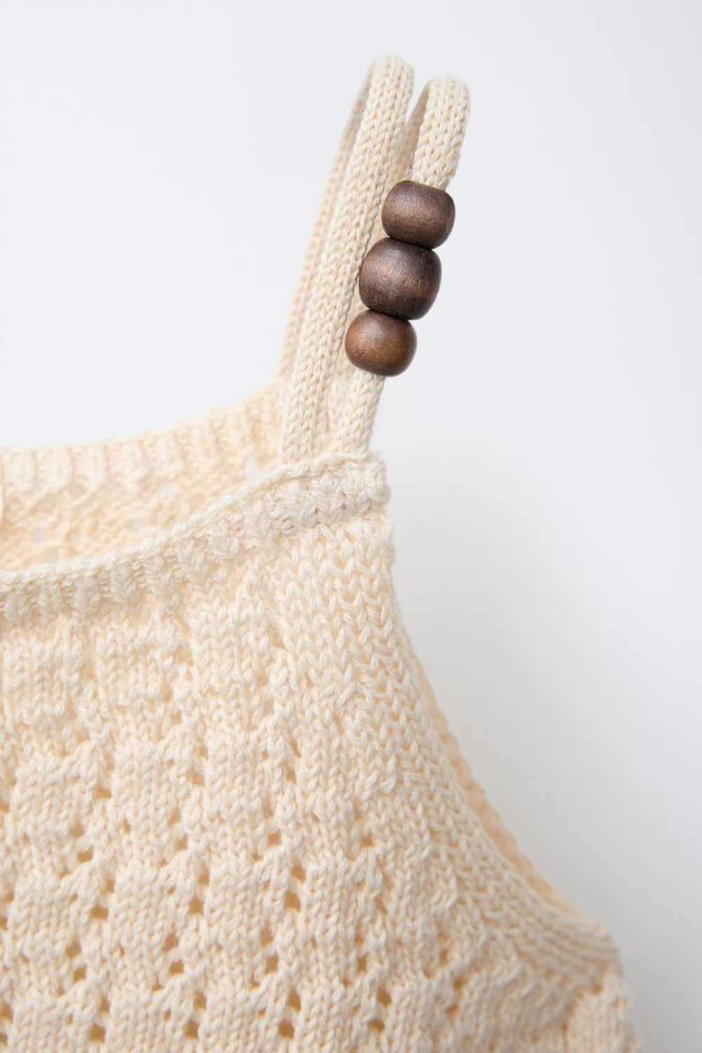 ZARA ТРИКОТАЖНЫЙ ТОП С БУСИНАМИ, ЭКРЮ