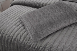 Покрывало 240x260 и 2 наволочки 50х70 Sofi De MarkO Фердинанд серое