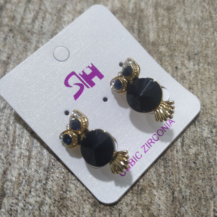 Серьги на англ.заст. Сова на ветке вытянутая кристалл цвет черный глаза синие стразы металл золотистый