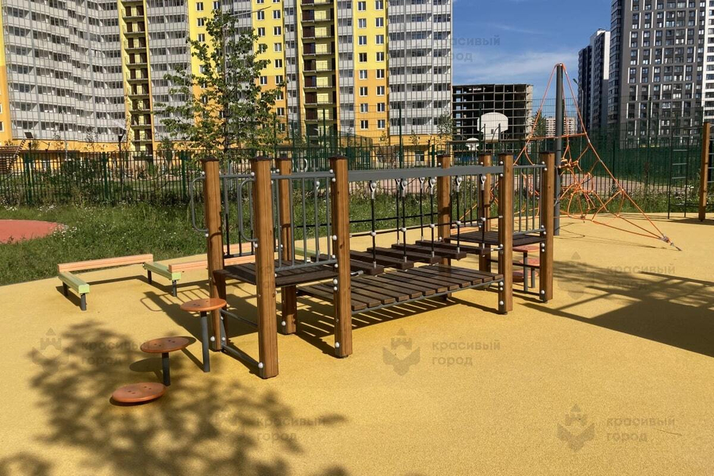 Спортивный комплекс Переправа с качающимся мостиком