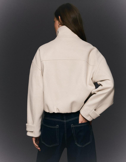 BERSHKA Мягкая куртка на молнии, экрю