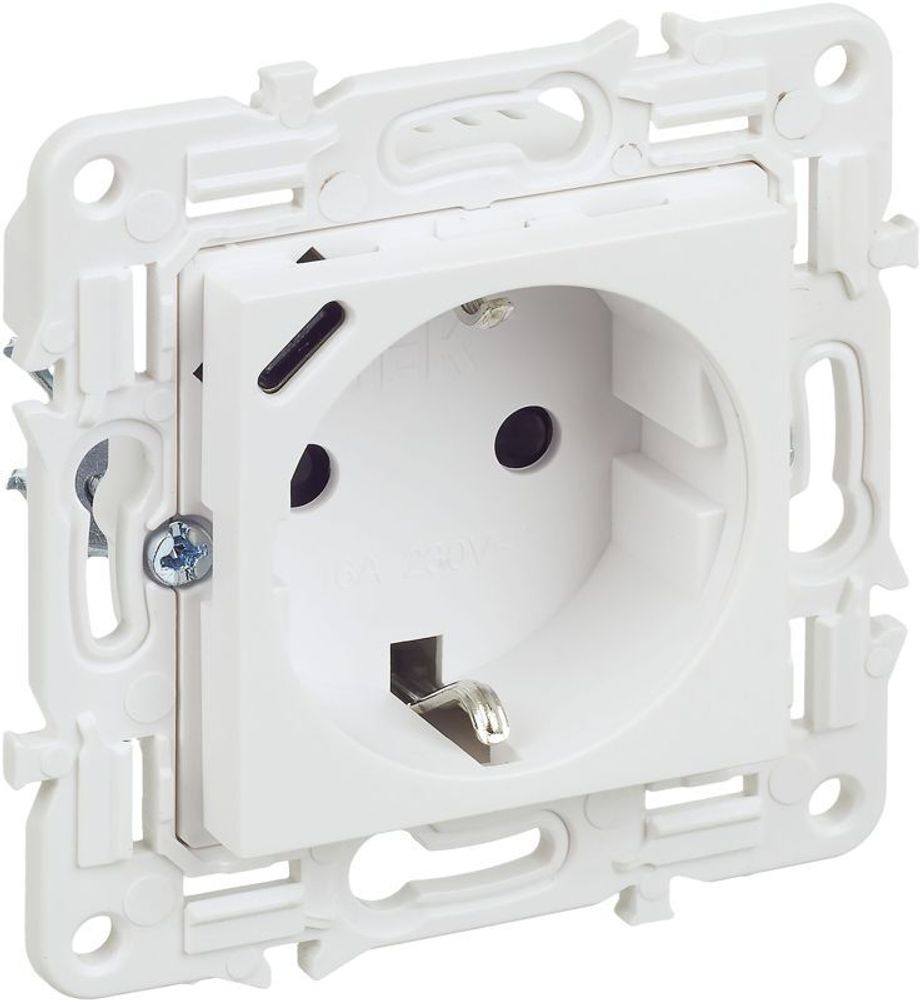 Розетка SKANDY 18Вт 16А с заземл. защ. шторки с USB C SK-R17W арктич. бел. IEK SK-R14-16-U14-018-K01 Розетка SKANDY 18Вт 16А с заземл. защ. шторки с USB C SK-R17W арктич. бел. IEK SK-R14-16-U14-018-K01