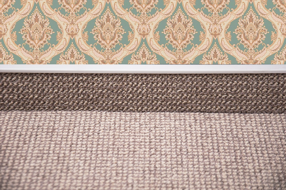 Плинтус для ковролина KORNER Listwa 106 светло-серый 2,5м