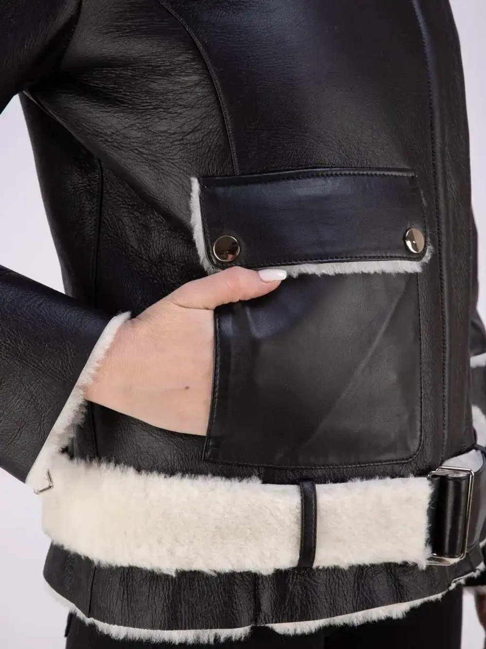 Дубленка зимняя натуральная укороченная