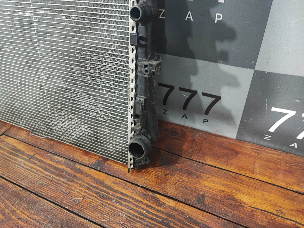 Радиатор двигателя Mercedes E-Class (W213) 16-нв Б/У Оригинал A0995007100