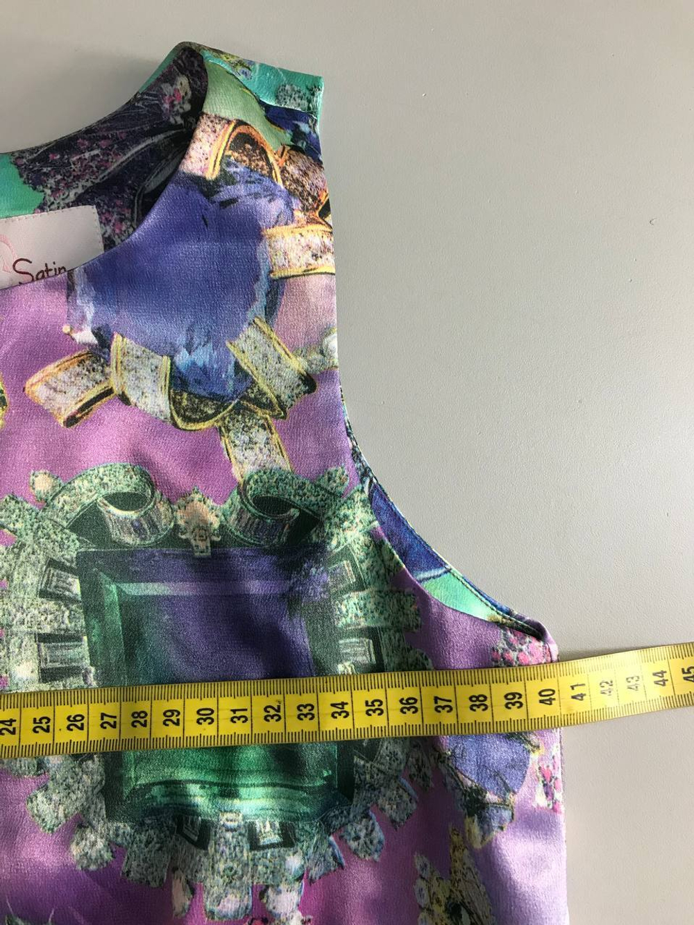 Платье Satin с оригинальным принтом, визуально 42 размер, новое