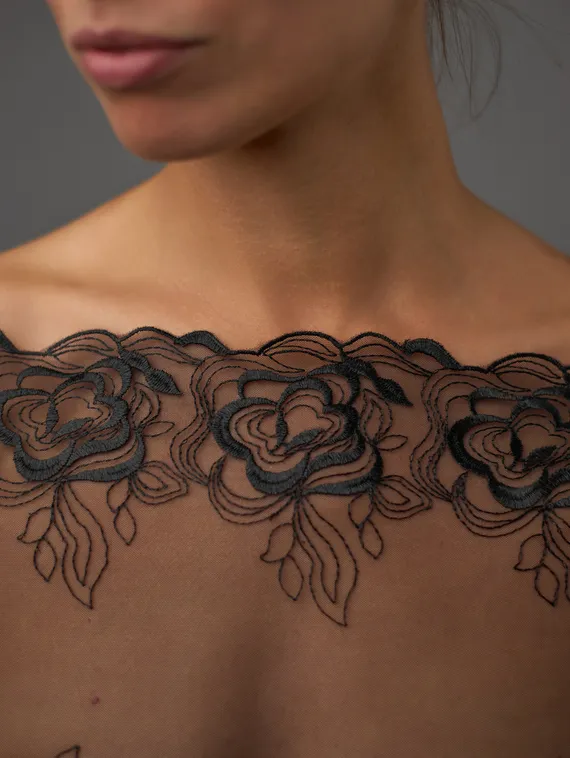 05-161 Вышивка на неэл. сетке 24 см, черный