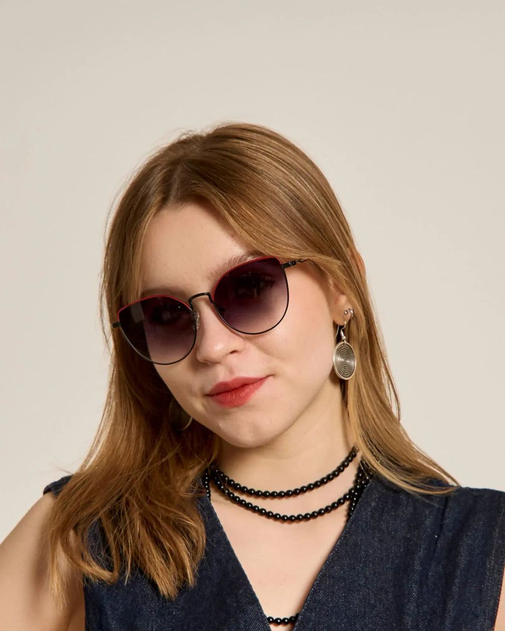 Очки солнцезащитные Spunky Big Kiss Black-Red. gradient grey lens