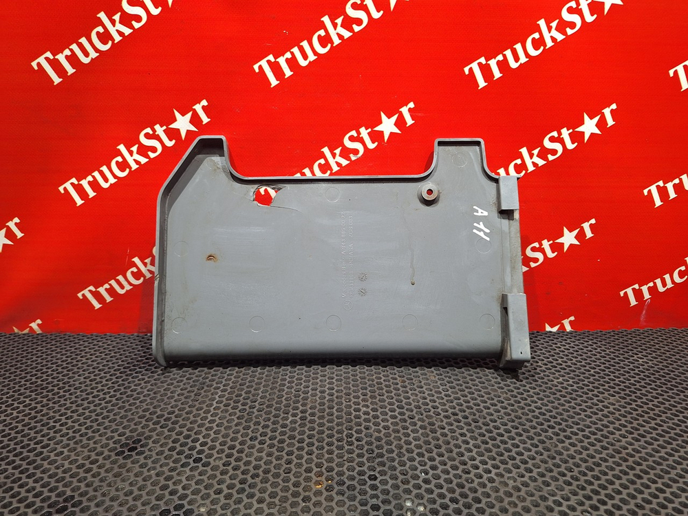 Накладка бампера левая