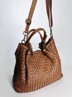 Женская плетеная сумка из натуральной кожи цвета whisky