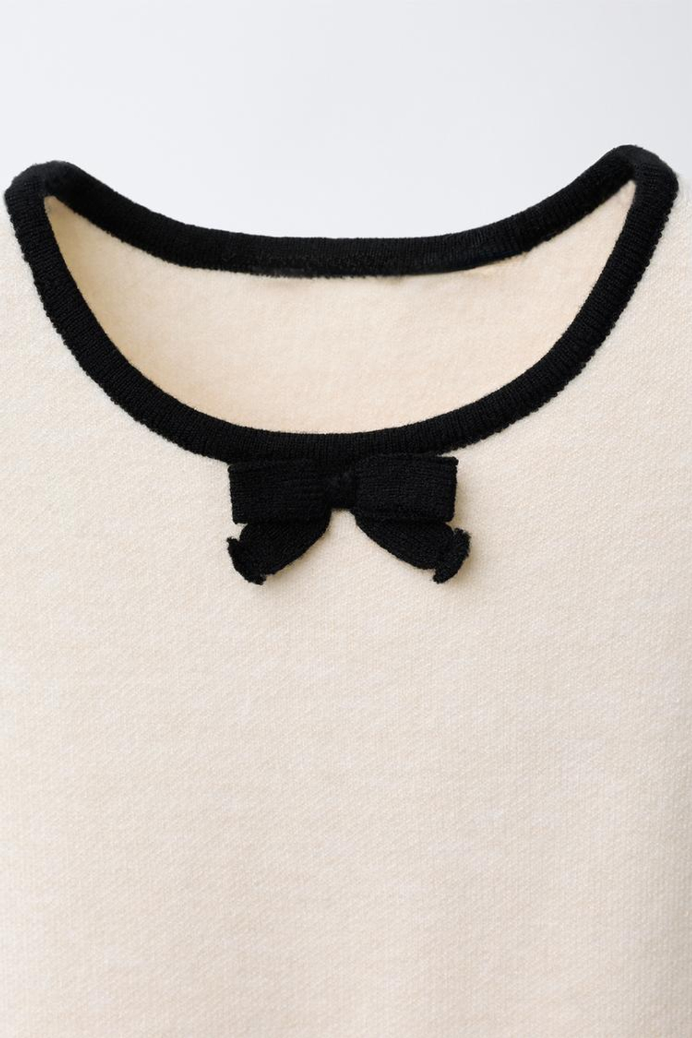 ZARA ТРИКОТАЖНОЕ ПЛАТЬЕ С КОНТРАСТНЫМИ ВОЛНАМИ, ЭКРЮ