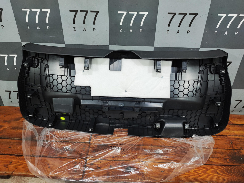 Обшивка крышки багажника Volkswagen Tiguan 2 16-нв Новое Оригинал 5NA867601F