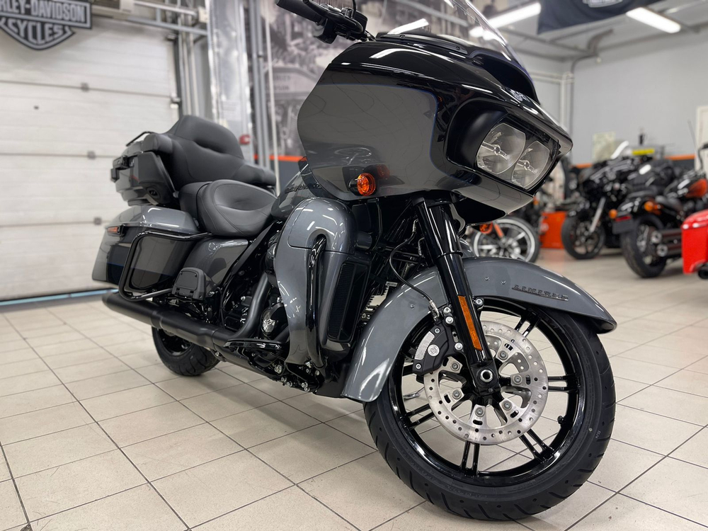 Road Glide Limited 114 Harley-Davidson - Gauntlet Gray Metallic (Black Finish)