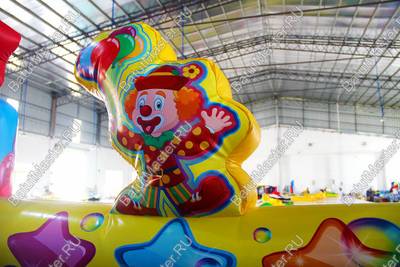 Коммерческий надувной батут "Цирк 2" 7*5*4 м