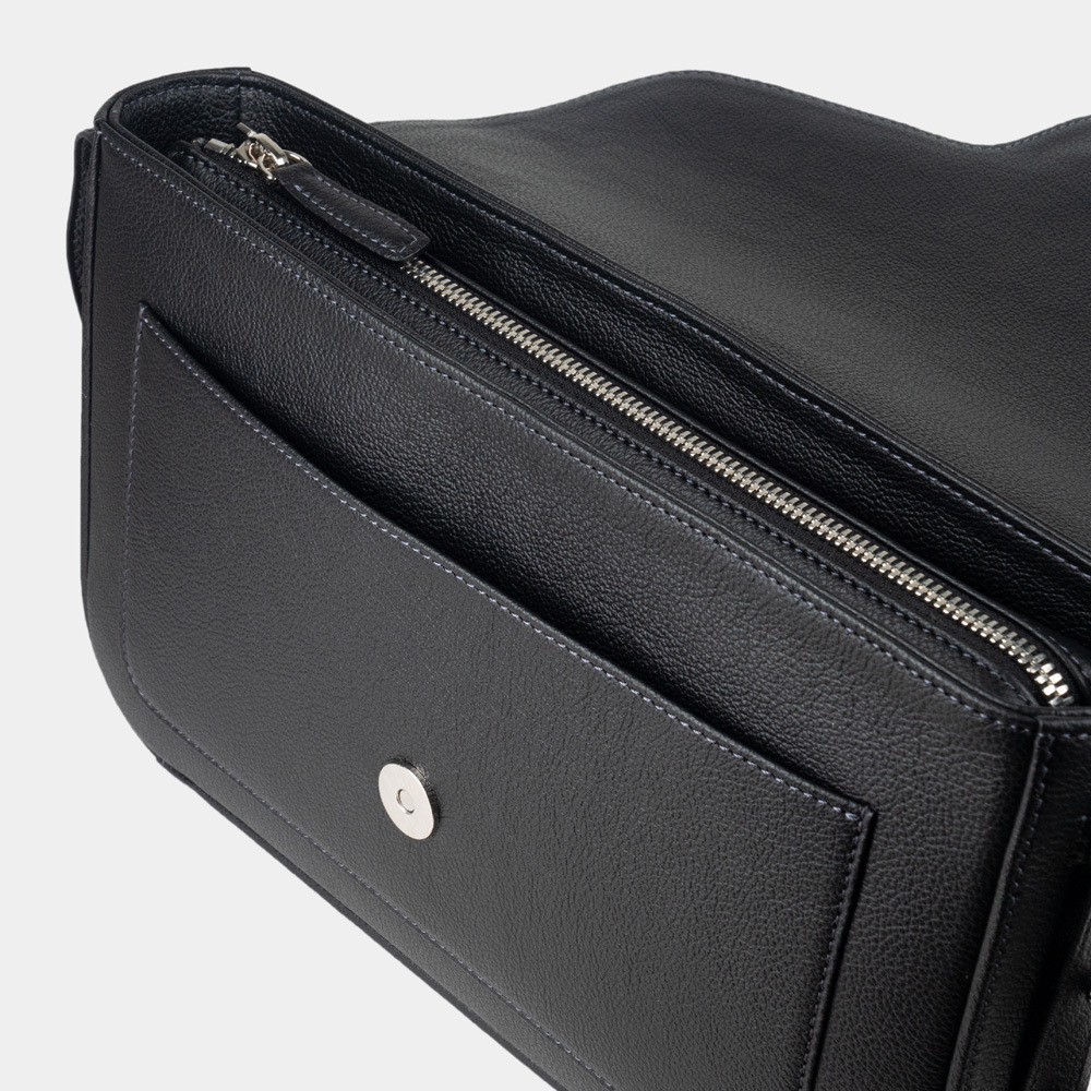 Сумка Universel из кожи теленка, черного цвета