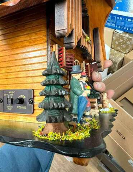 Настенные часы с кукушкой Sars T5074-8M